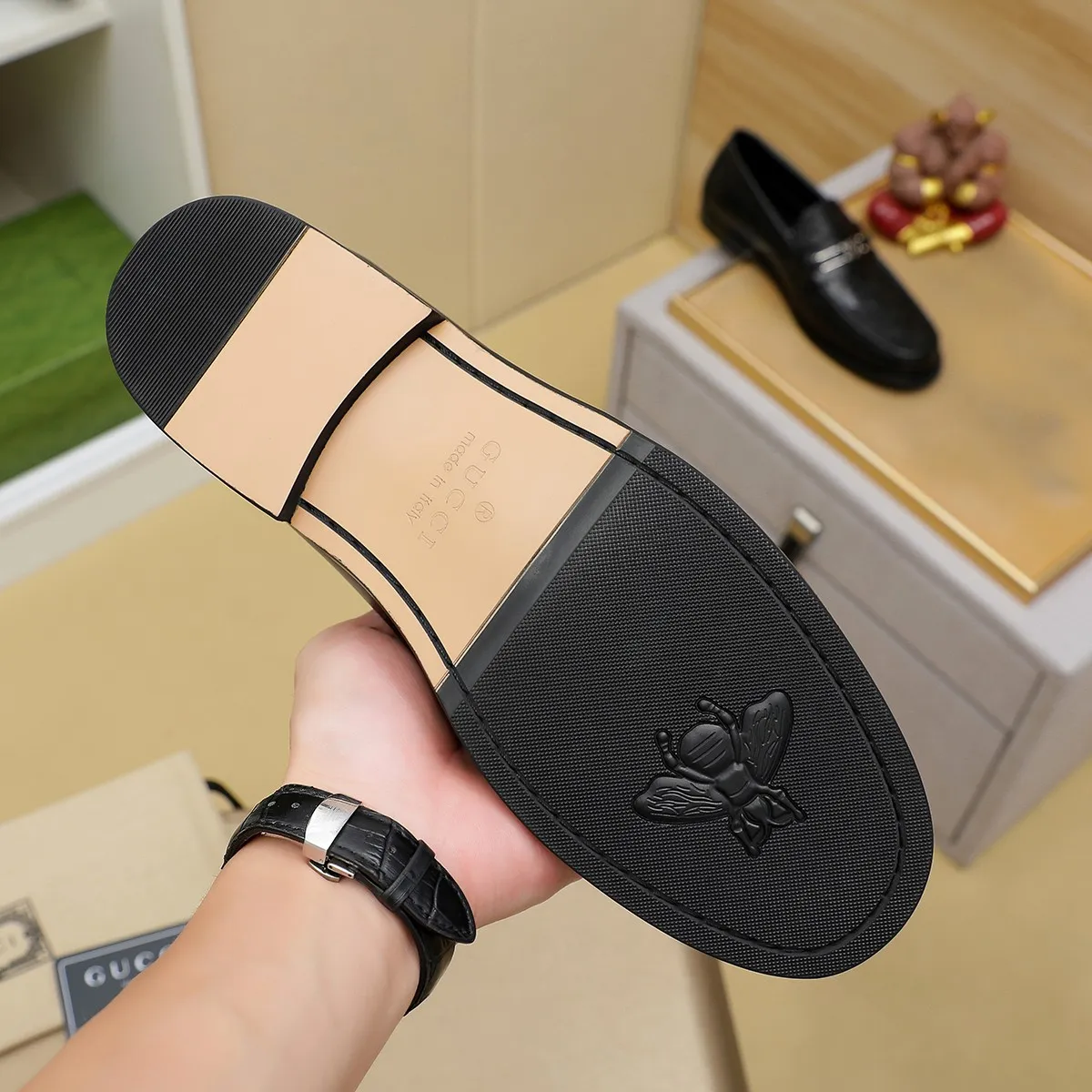 Men's men's shoes💰460💰💰Gucci official website men's business formal leather shoes updated💥Hong Kong counters synchronize new styles💥completely one-to-one replica shipment👍zero gap in counter quality 0⃣️made of imported cowhide on the outside+water-dyed🐂leather lining, color optional! Matching code 38-45